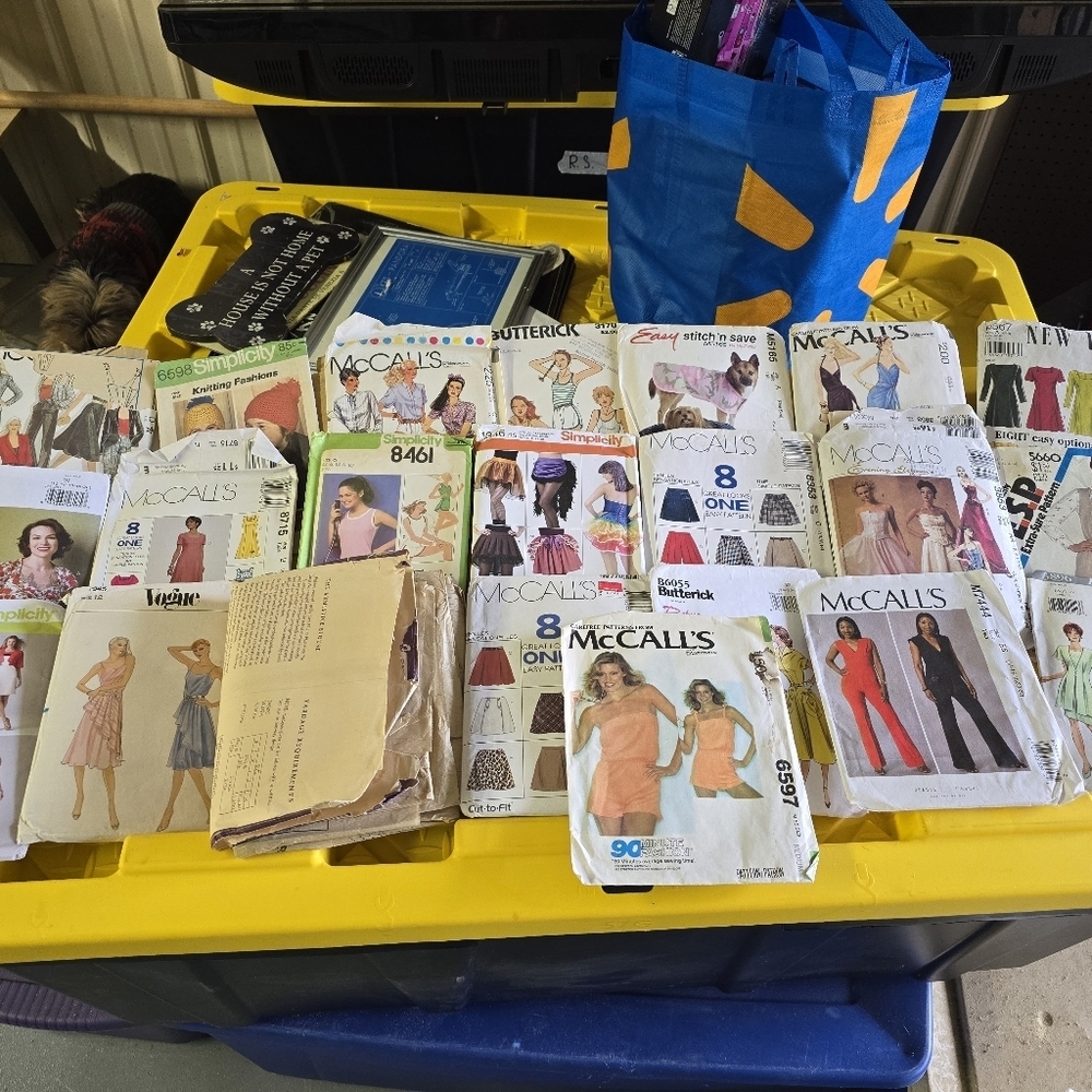 Large Lot Of 22 Vintage Sewing Patterns Mccalls,simplicity - Picture 5 of 5